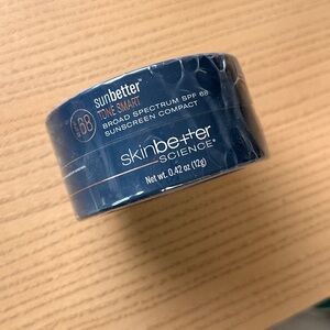 Skinbetter Science Sunbetter Tonesmart compact